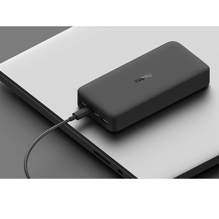 پاوربانک 18 وات شیائومی مدل Redmi ظرفیت 20000 میلی آمپرساعت به همراه کابل تبدیل microUSB